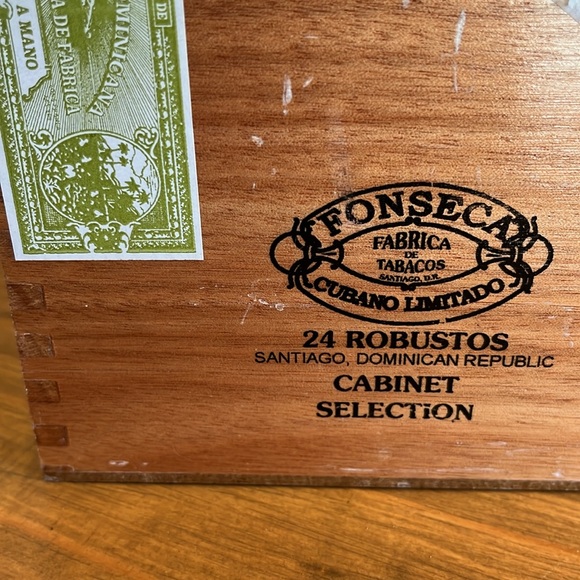 Fonseca Empty Wooden Cigar Box - Picture 3 of 8